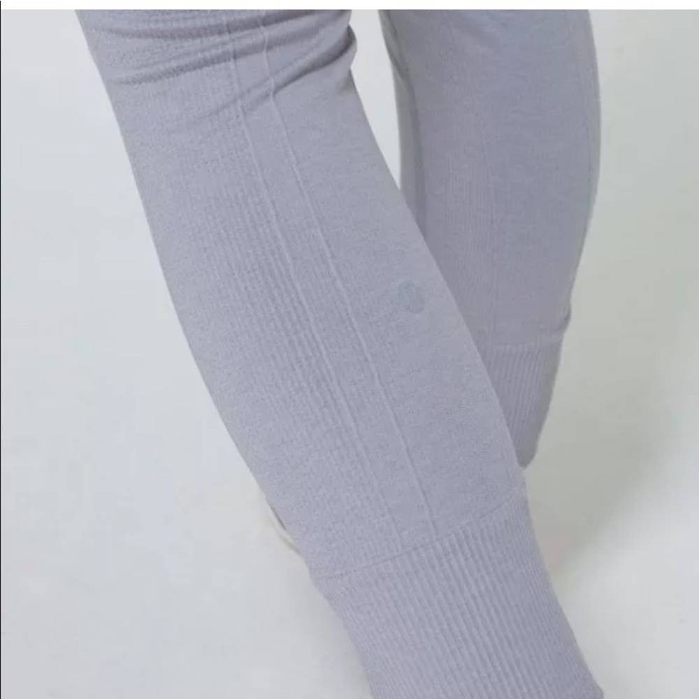 ❌SOLD❌ Lululemon Ebb to Street Pant 6 Gray - Picture 3 of 8